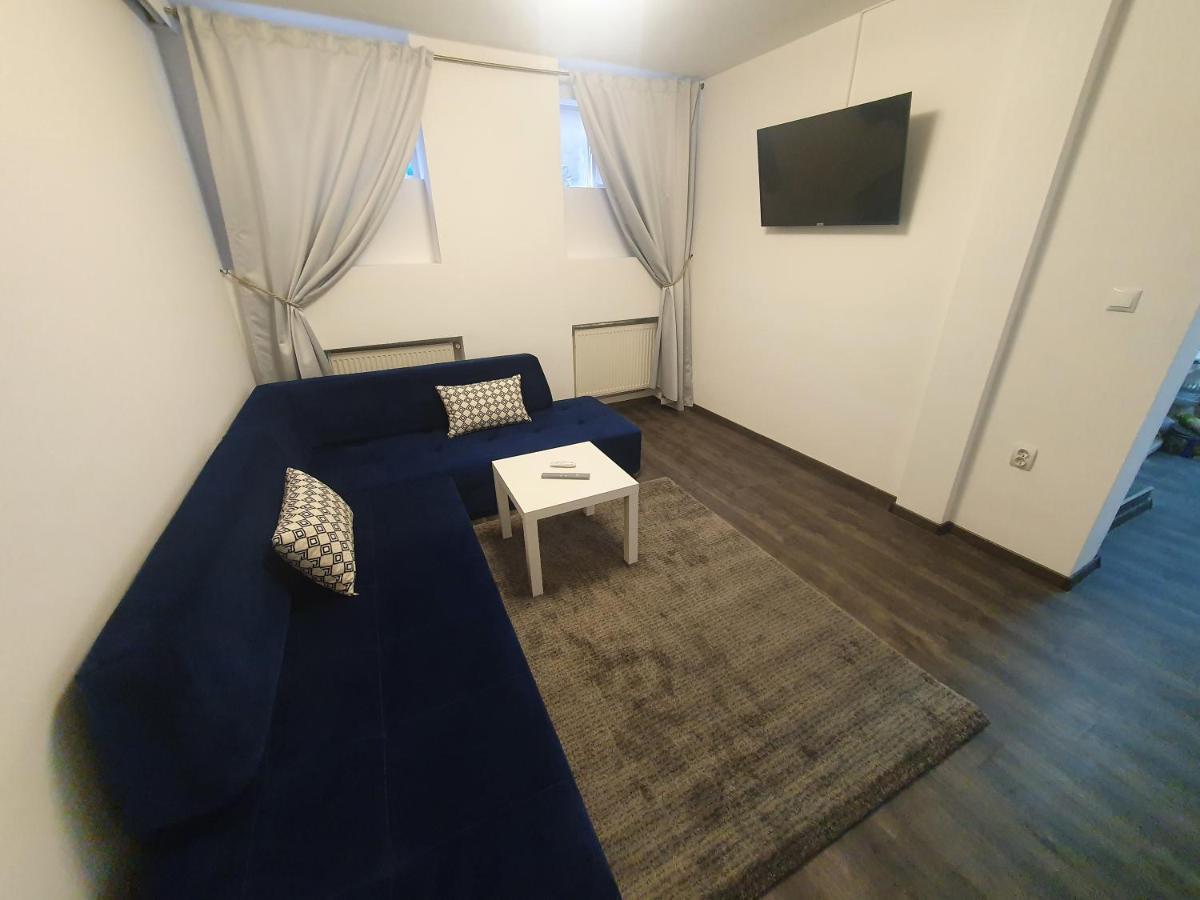 3 Rooms Cinema Garden Parking House Bucharest Exterior photo