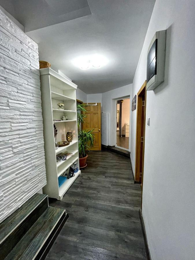 3 Rooms Cinema Garden Parking House Bucharest Exterior photo
